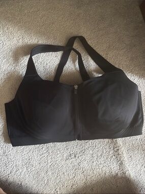 Victoria’s Secret VSX Sports Bra NWT
